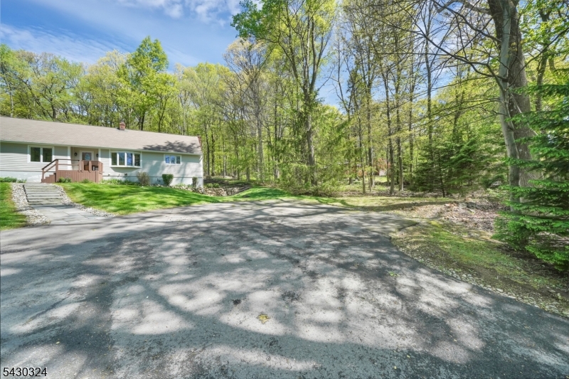90 Russling Road Hackettstown, NJ 07840 - Photo 3 of 44