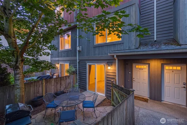 $539,000 | 935 North 97th Street, Unit B, Seattle, WA 98103