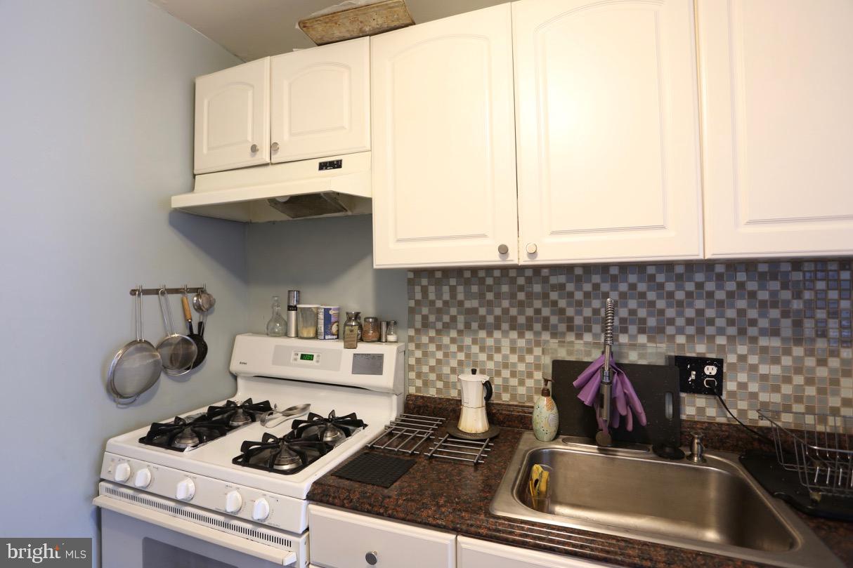 2911 Charing Cross Road, Unit 10 Falls Church, VA 22042 - Photo 14 of 23