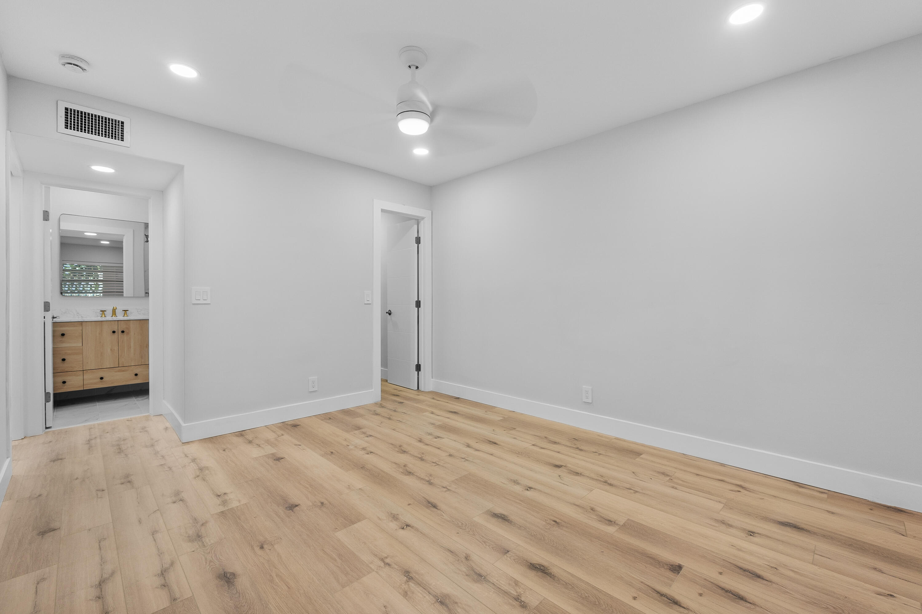 314 Monaco Boulevard, Unit G Delray Beach, FL 33446 - Photo 10 of 26 a view of an empty room