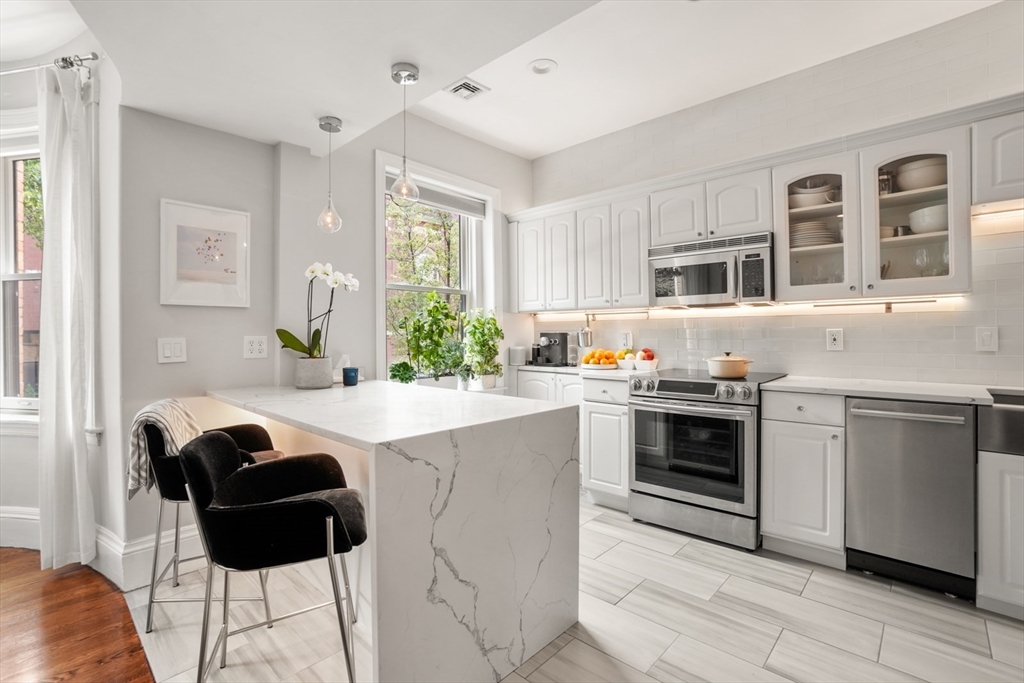 45 St Botolph Street, Unit 203 Boston, MA 02116 - Photo 6 of 17
