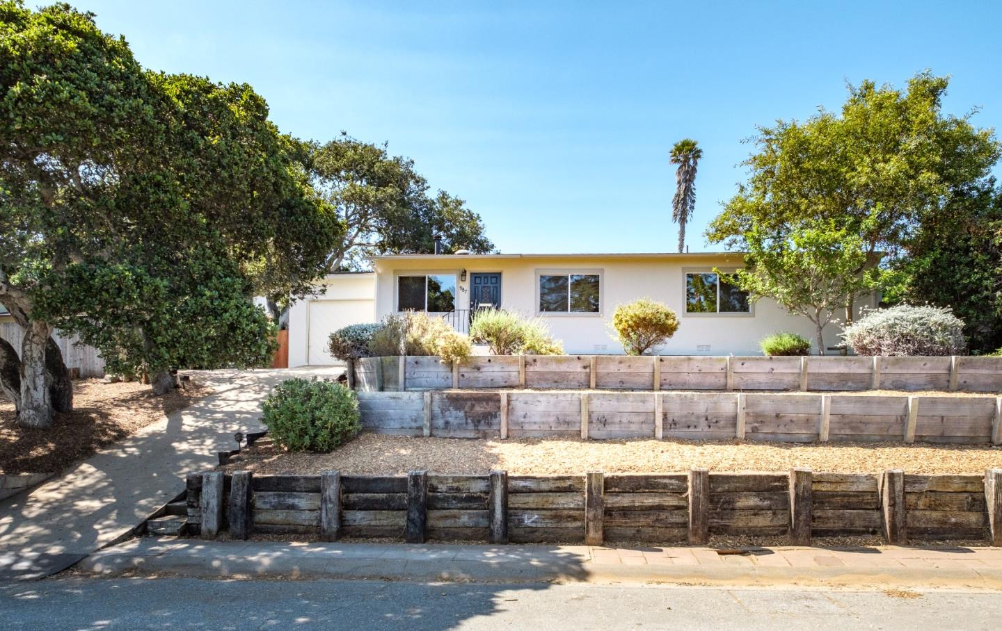 987 Paloma Road Del Rey Oaks, CA 93940 - Photo 2 of 22 Gallery Image 2