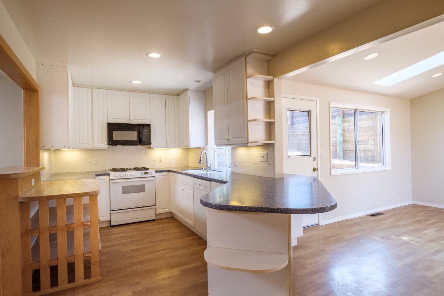 987 Paloma Road Del Rey Oaks, CA 93940 - Photo 8 of 22 Gallery Image 8