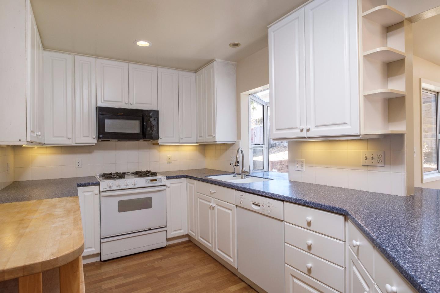 987 Paloma Road Del Rey Oaks, CA 93940 - Photo 9 of 22 Gallery Image 9
