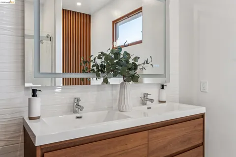 $1,899,000 | 13454 Campus Drive, Oakland, CA 94619