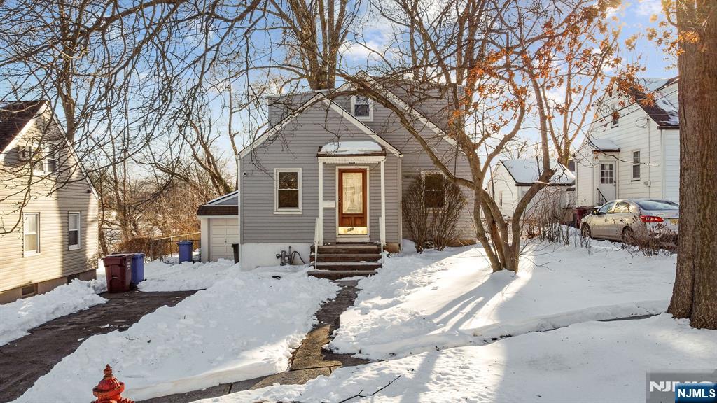 129 Pake Street Nutley, NJ 07110 - Photo 2 of 40