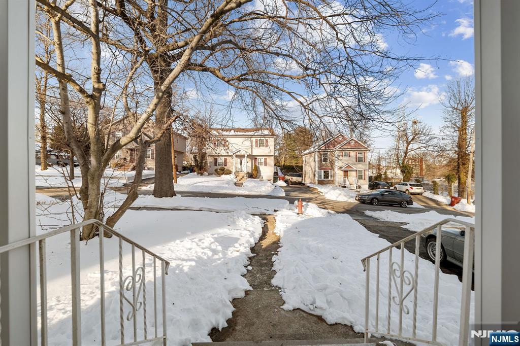 129 Pake Street Nutley, NJ 07110 - Photo 4 of 40