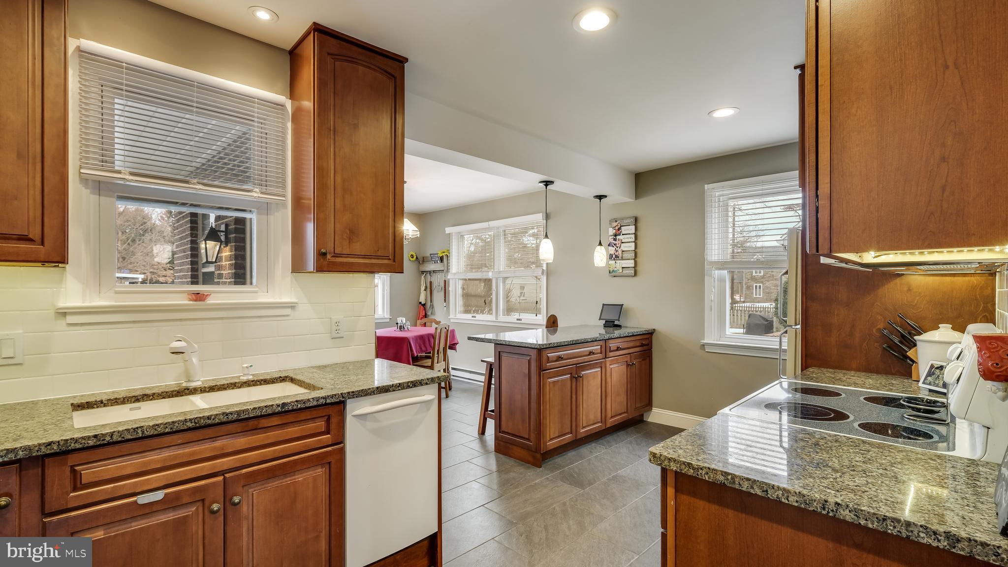 327 Church Road Lansdale, PA 19446 - Photo 6 of 32 Gallery Image 6