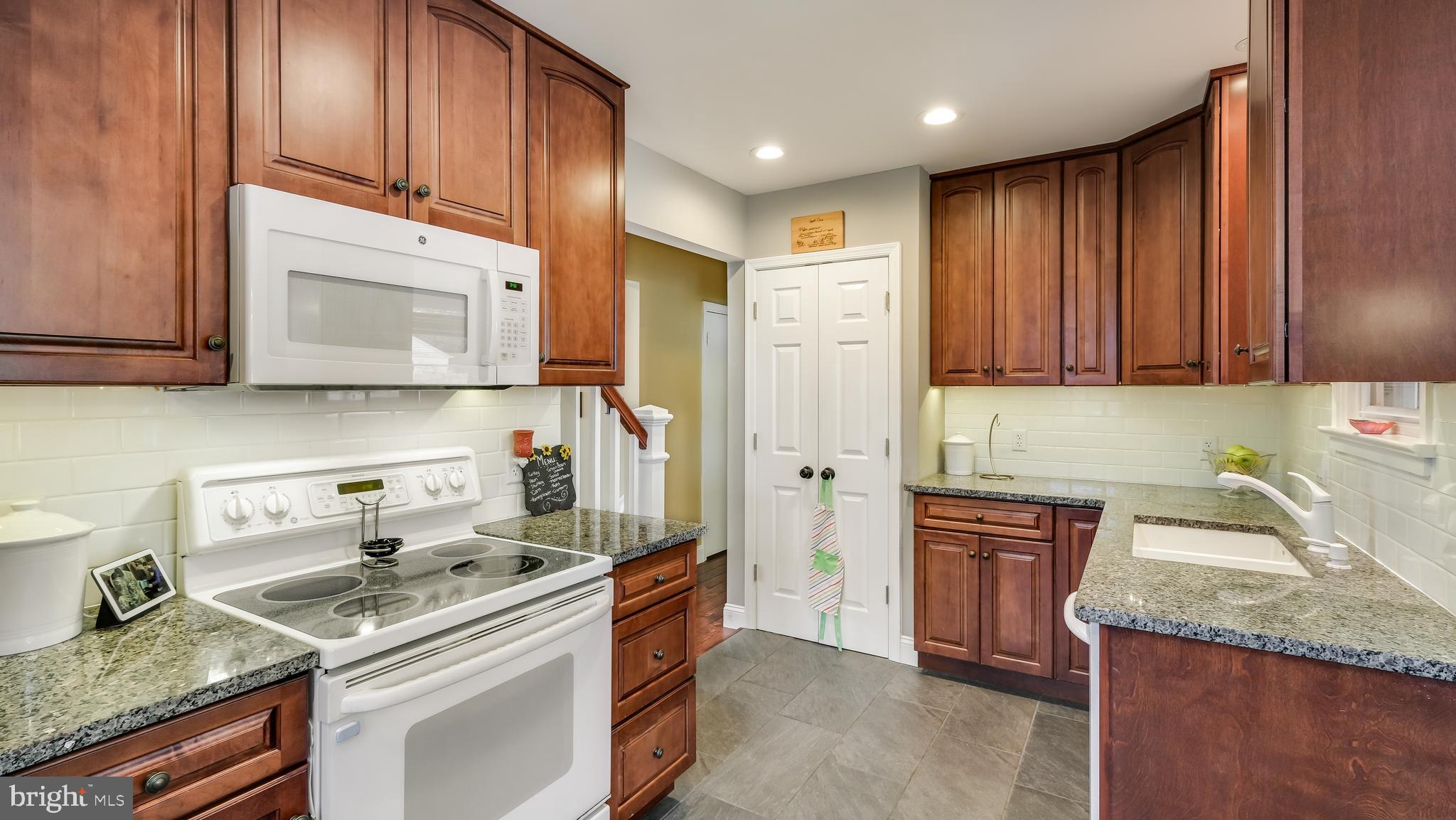 327 Church Road Lansdale, PA 19446 - Photo 7 of 32 Gallery Image 7