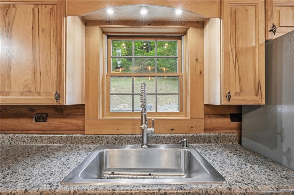 527 Little Creek Road Amity, PA 15311 - Photo 18 of 50