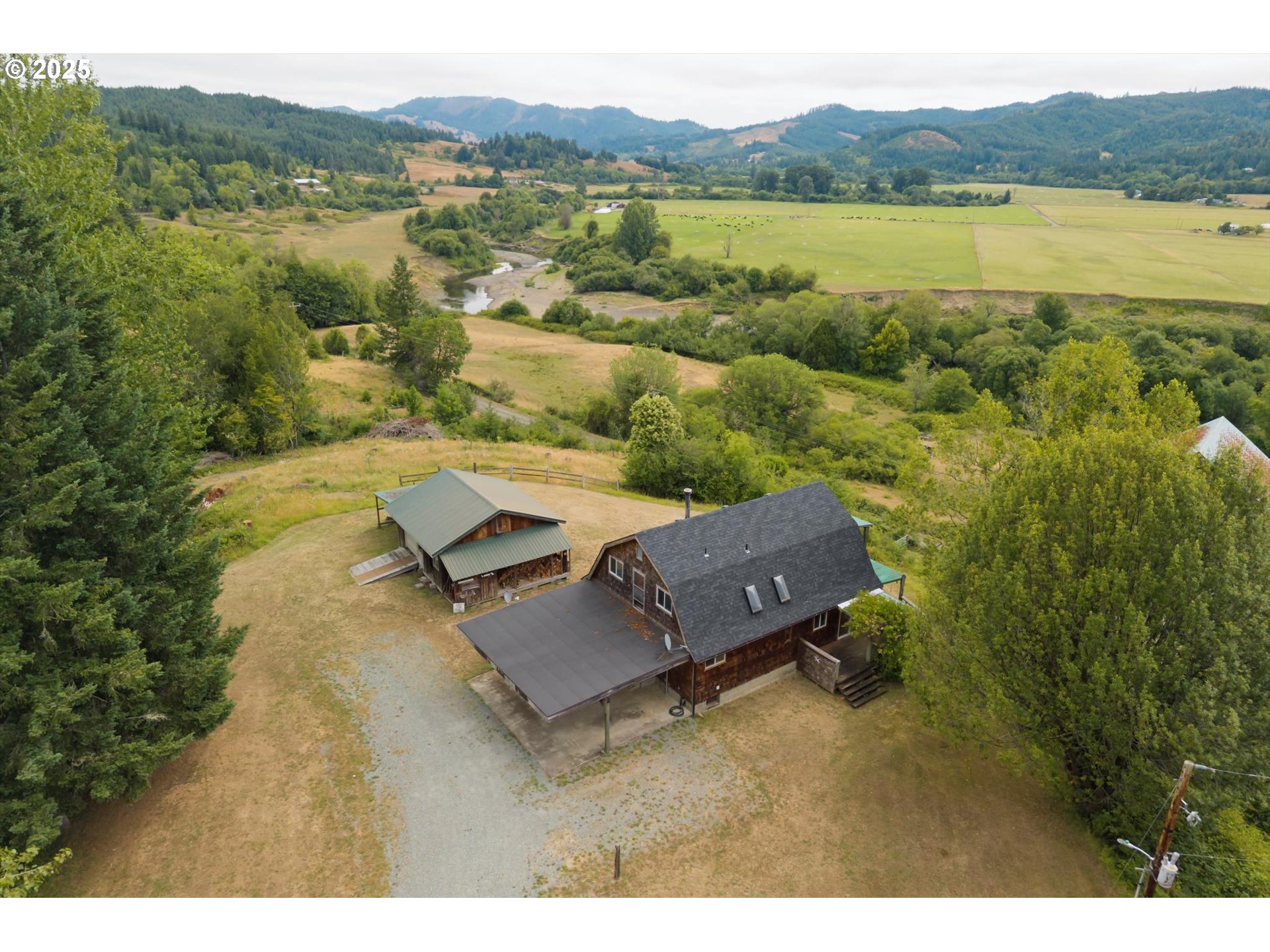 51372 Old Broadbent Road Myrtle Point, OR 97458 - Photo 3 of 41 Gallery Image 3