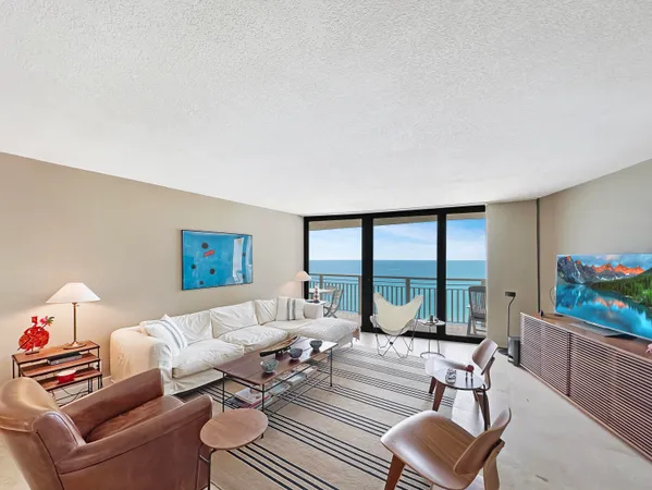 $8,500 | 3000 North Ocean Drive, Unit 22D, Riviera Beach, FL 33404
