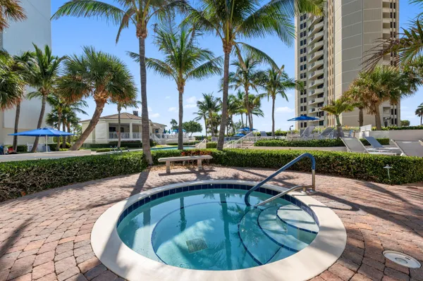 $8,500 | 3000 North Ocean Drive, Unit 22D, Riviera Beach, FL 33404