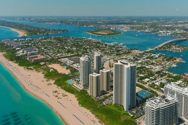 $8,500 | 3000 North Ocean Drive, Unit 22D, Riviera Beach, FL 33404