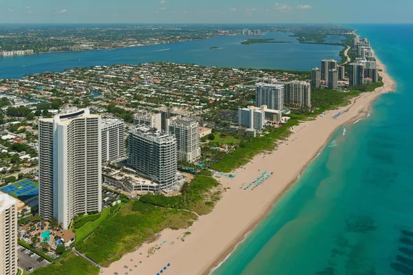 $8,500 | 3000 North Ocean Drive, Unit 22D, Riviera Beach, FL 33404