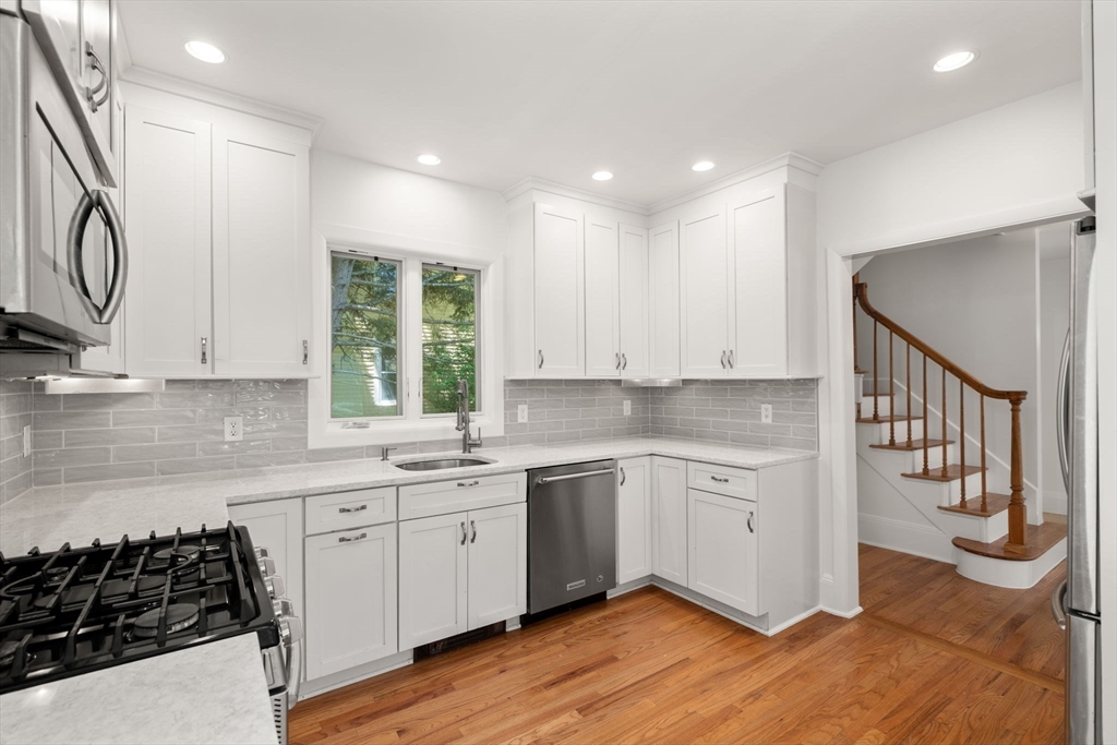 81 Brook Road, Unit 81 Weston, MA 02493 - Photo 13 of 35