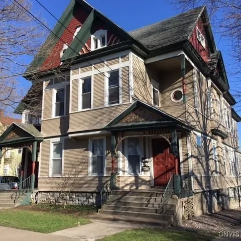 $1,350 | 202 Green Street, Syracuse, NY 13203