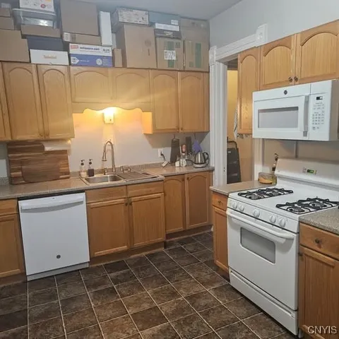 $1,350 | 202 Green Street, Syracuse, NY 13203