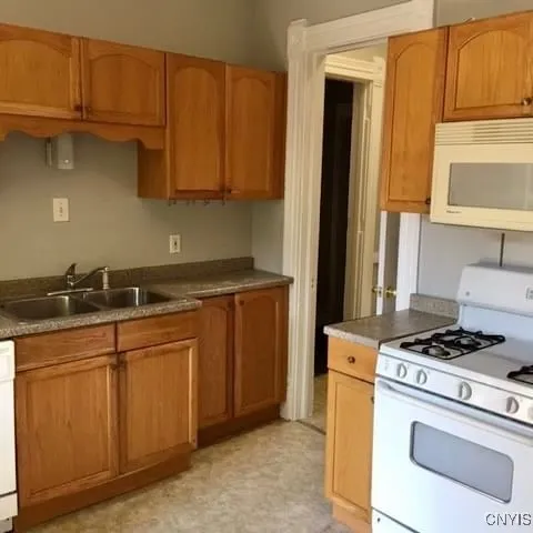 $1,350 | 202 Green Street, Syracuse, NY 13203