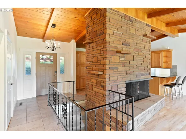 a view of entryway with a hall