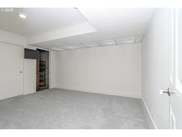 a view of empty room