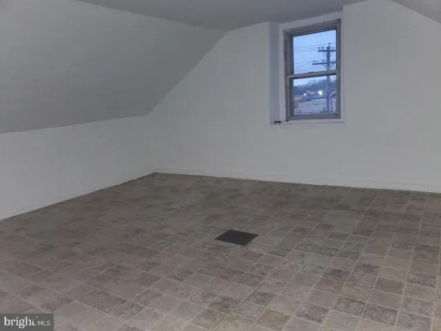 $2,000 | 1 Old Ashton Road, Philadelphia, PA 19152