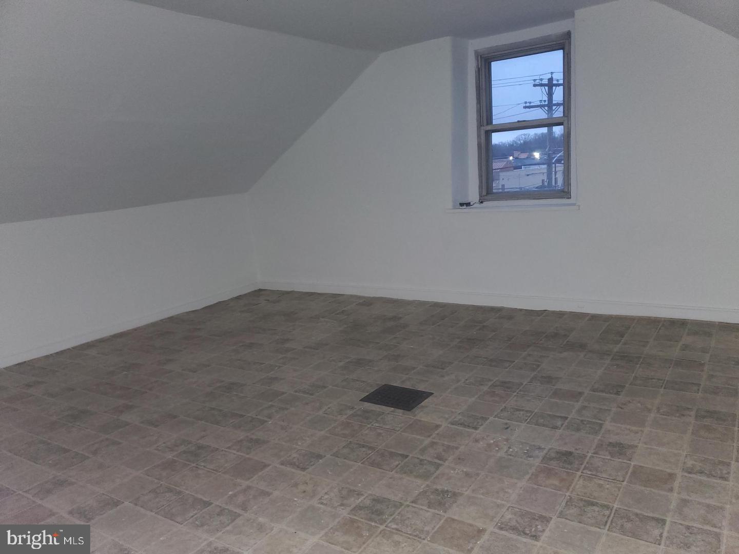 1 Old Ashton Road Philadelphia, PA 19152 - Photo 15 of 18