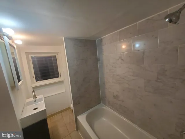 $2,000 | 1 Old Ashton Road, Philadelphia, PA 19152