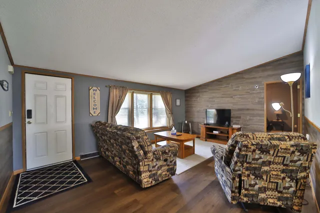 $299,900 | 801 East Lake Street, Osakis, MN 56360