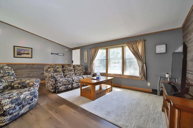 $299,900 | 801 East Lake Street, Osakis, MN 56360