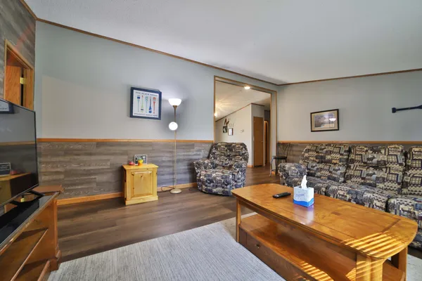 $299,900 | 801 East Lake Street, Osakis, MN 56360