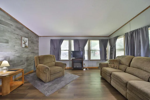 $299,900 | 801 East Lake Street, Osakis, MN 56360