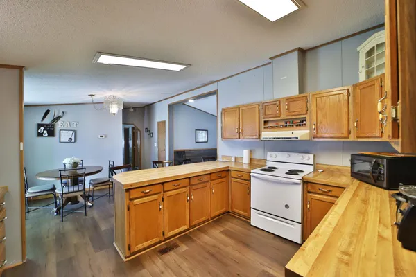 $299,900 | 801 East Lake Street, Osakis, MN 56360