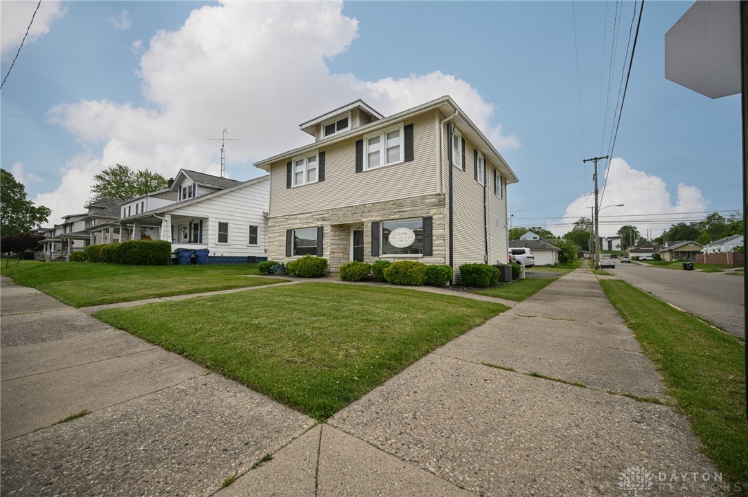 2201 Woodside Avenue Springfield, OH 45503 - Photo 3 of 44