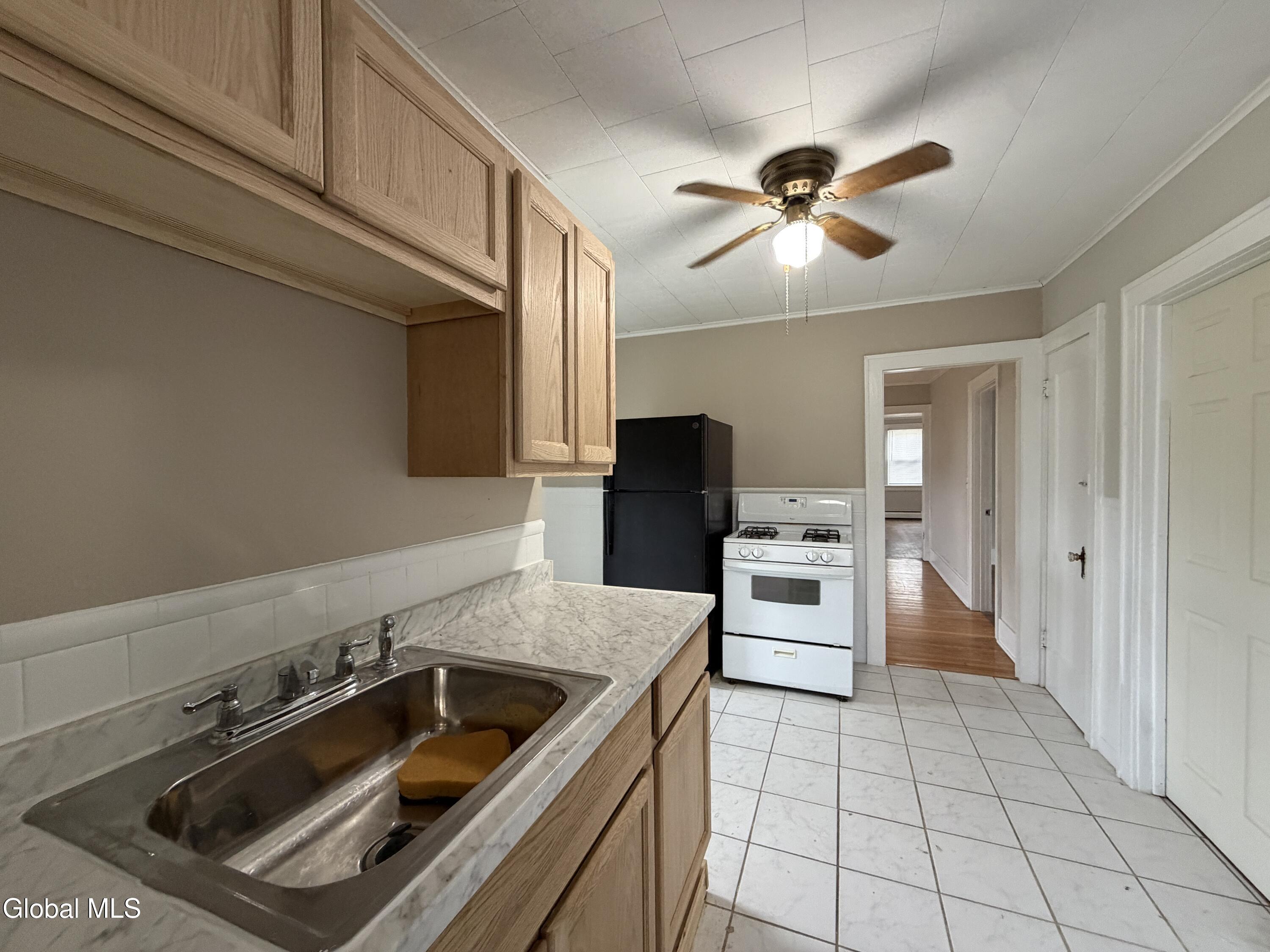 102 Main Avenue, Unit 1 North Greenbush, NY 12198 - Photo 4 of 24 IMG_1756