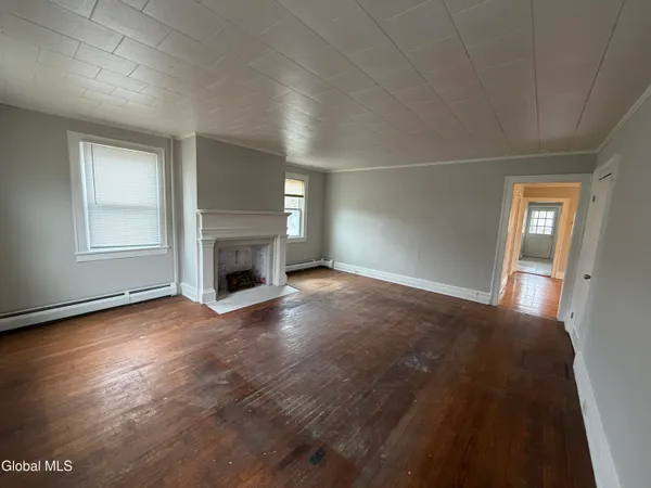$1,600 | 102 Main Avenue, Unit 1, Wynantskill, NY 12198