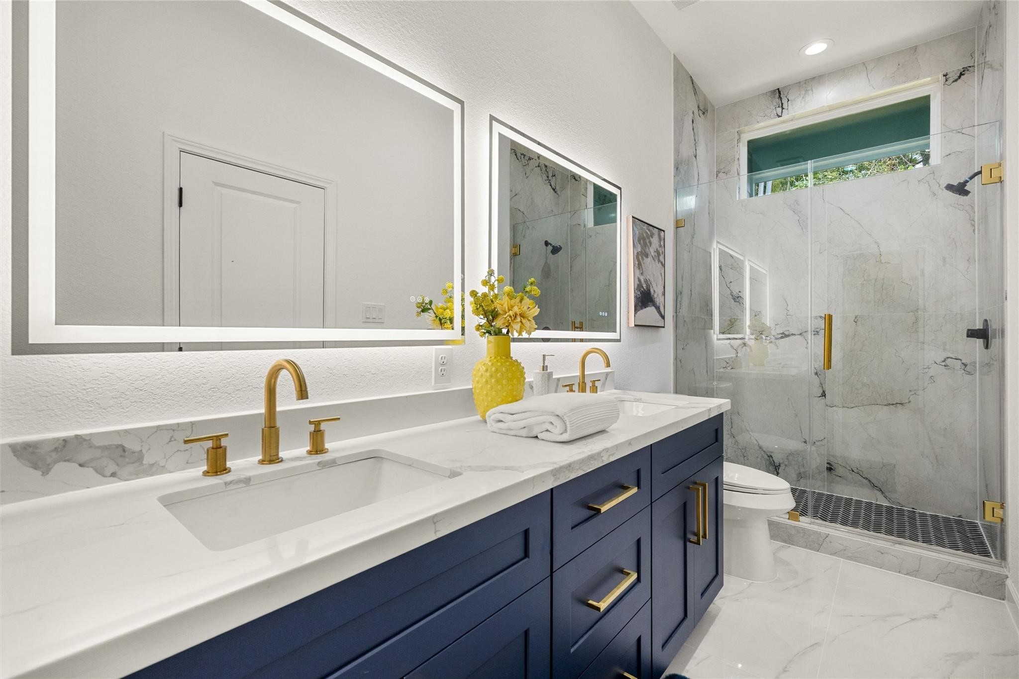 5602 Pershing Street, Unit B Houston, TX 77033 - Photo 4 of 13 Gallery Image 4