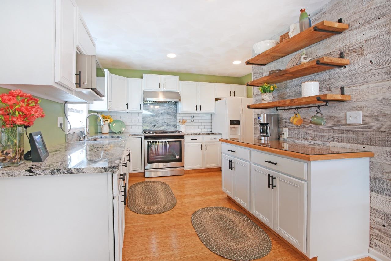 8 Royal Lane, Unit 22 Raymond, NH 03077 - Photo 13 of 60