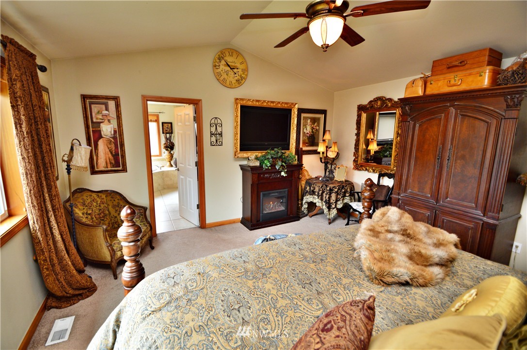 19023 Waxen Road Bothell, WA 98012 - Photo 12 of 25