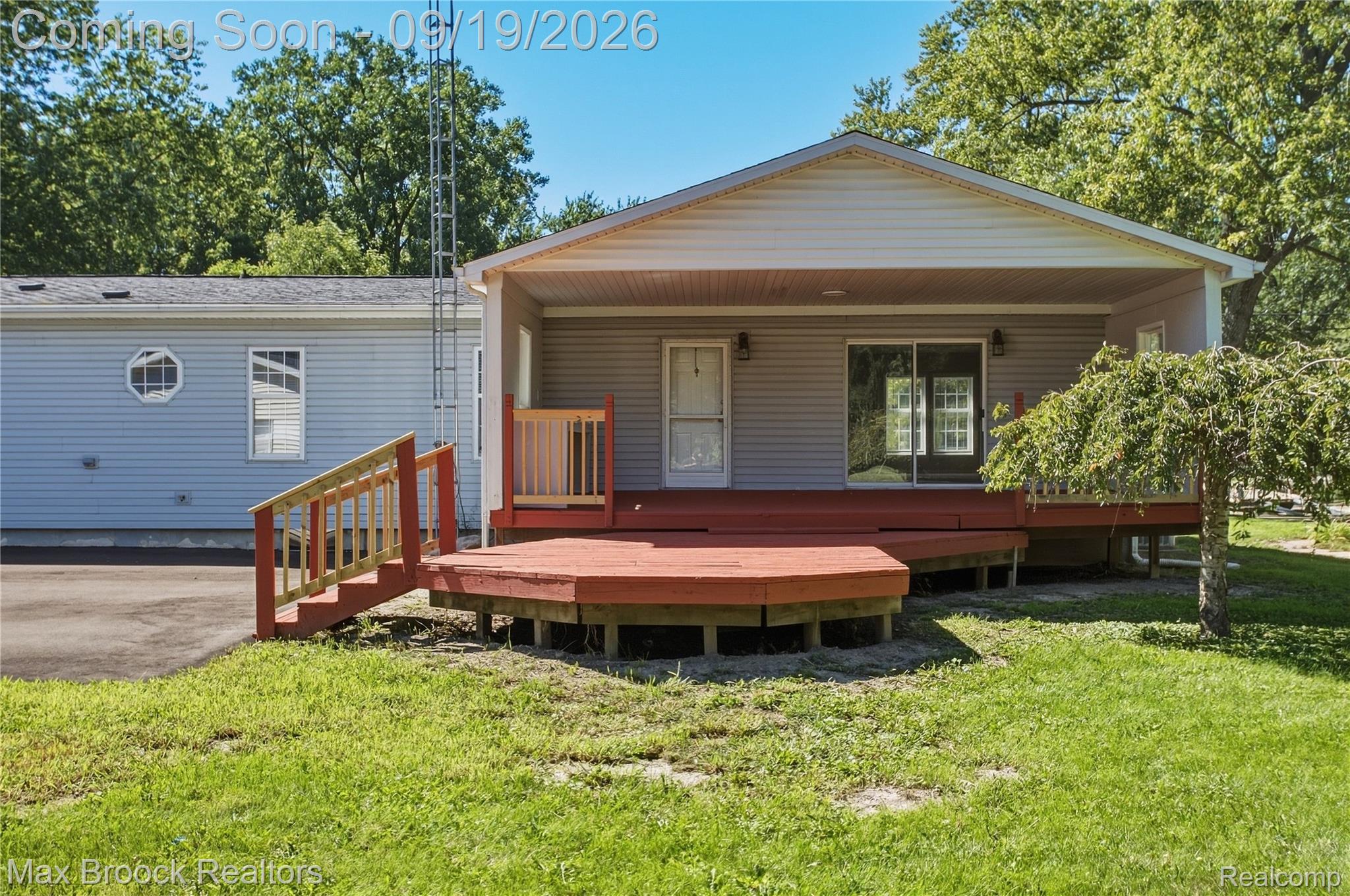 2267 Howe Road Burton, MI 48519 - Photo 44 of 68 IMG_2842(1).JPG