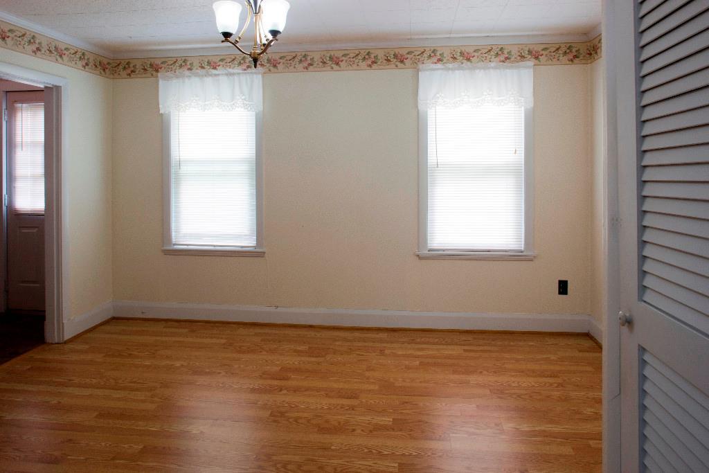 527 North Howland Road Howland, ME 04448 - Photo 15 of 27 Laminate floor in dining room