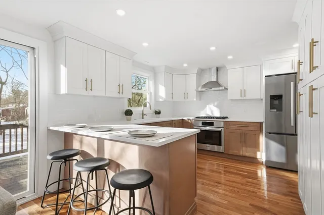 $890,000 | 155 Mill Street, Burlington, MA 01803