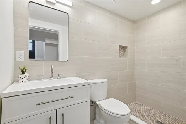 $890,000 | 155 Mill Street, Burlington, MA 01803