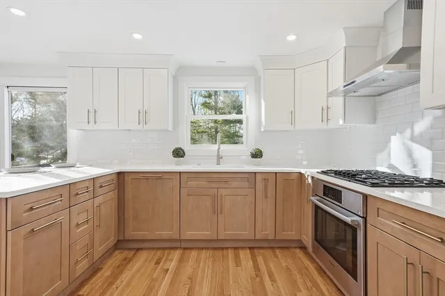 $890,000 | 155 Mill Street, Burlington, MA 01803