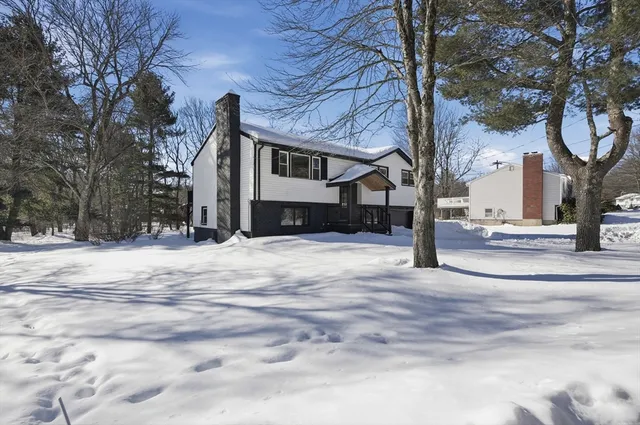 $890,000 | 155 Mill Street, Burlington, MA 01803