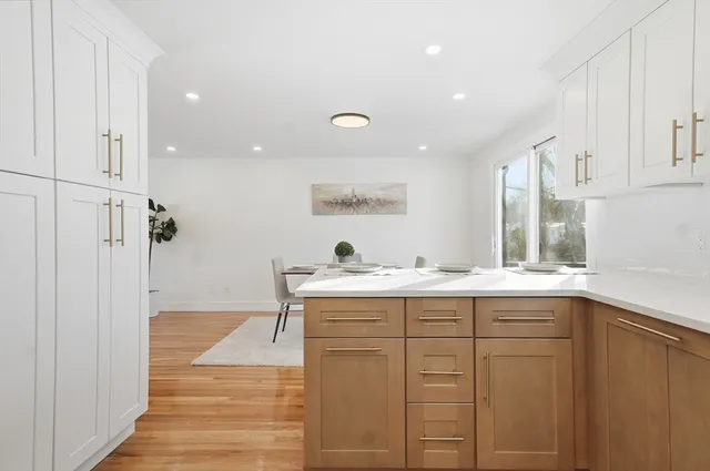 $890,000 | 155 Mill Street, Burlington, MA 01803