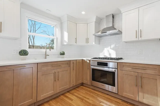 $890,000 | 155 Mill Street, Burlington, MA 01803