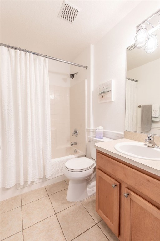 3673 2nd Place Southwest Vero Beach, FL 32968 - Photo 22 of 33 a bathroom with a double vanity sink toilet and a mirror