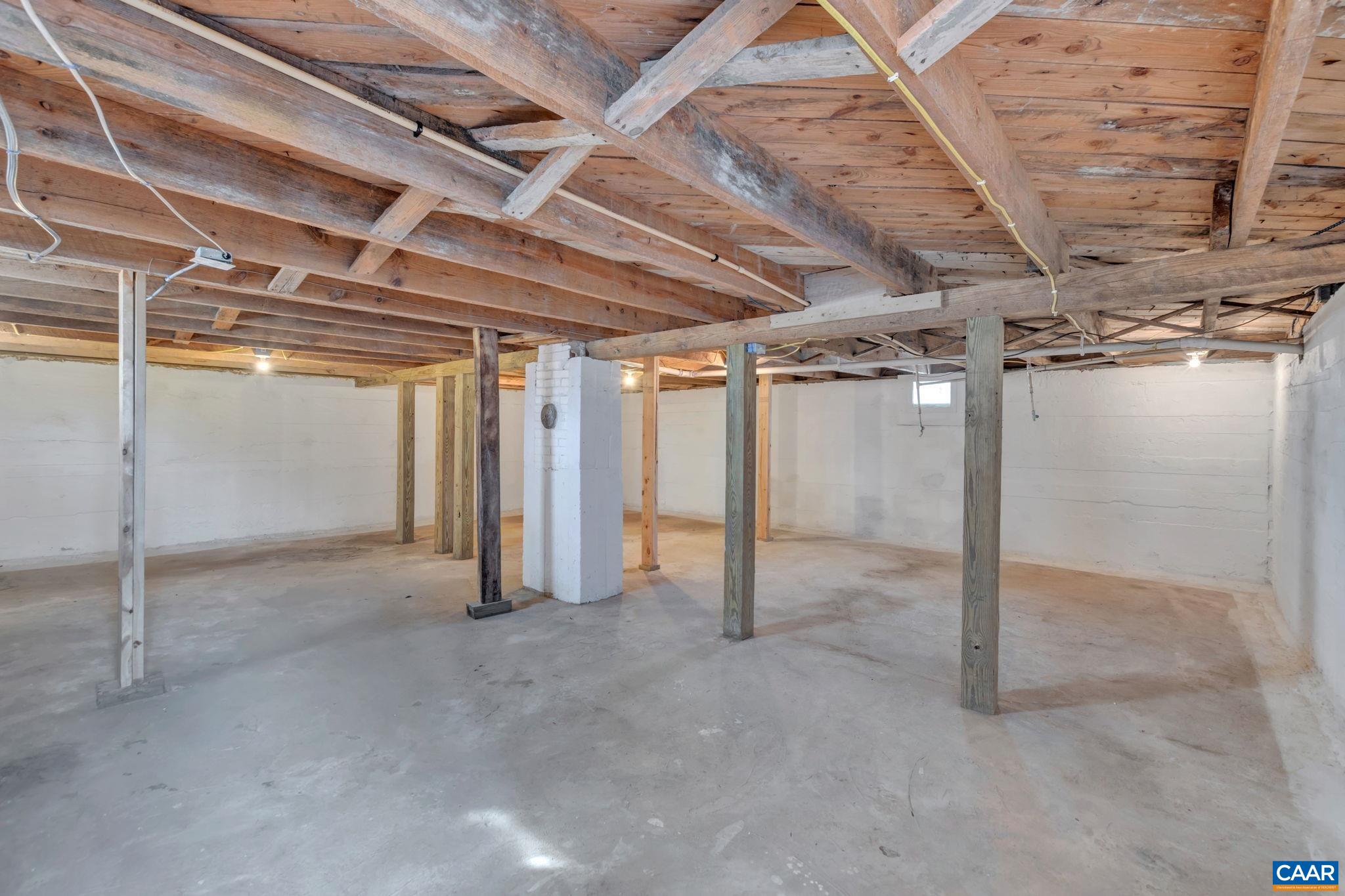 686 Chapel Road New Canton, VA 23123 - Photo 32 of 44 Gallery Image 32