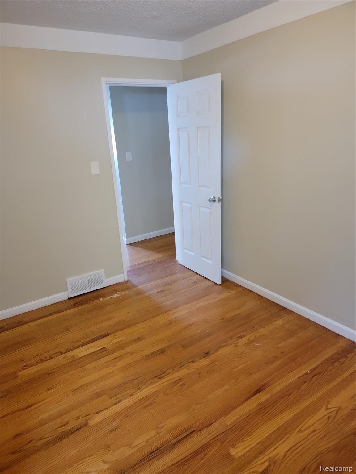 28961 Beechnut Street Inkster, MI 48141 - Photo 8 of 18 20210707_143014.jpg